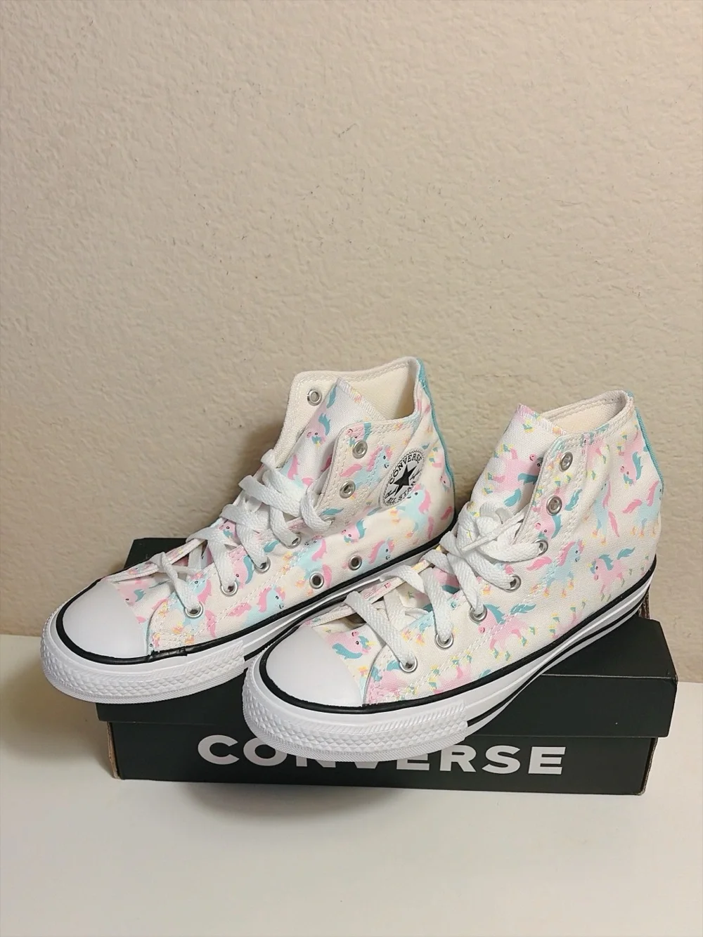 Converse Chuck Taylor All Star Unicorn High Top Junior Size 4 White Multi 669816